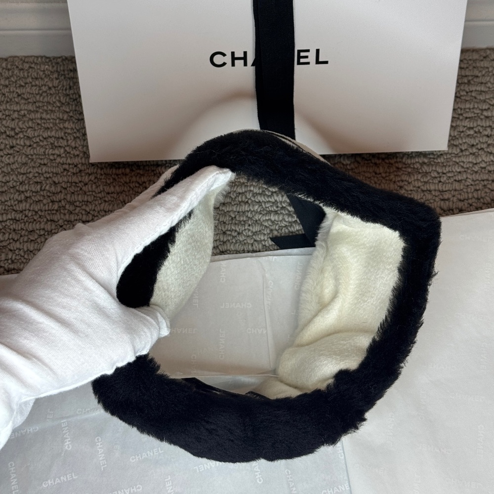 NWT Chanel Shearling Headband - Picture 4 of 14
